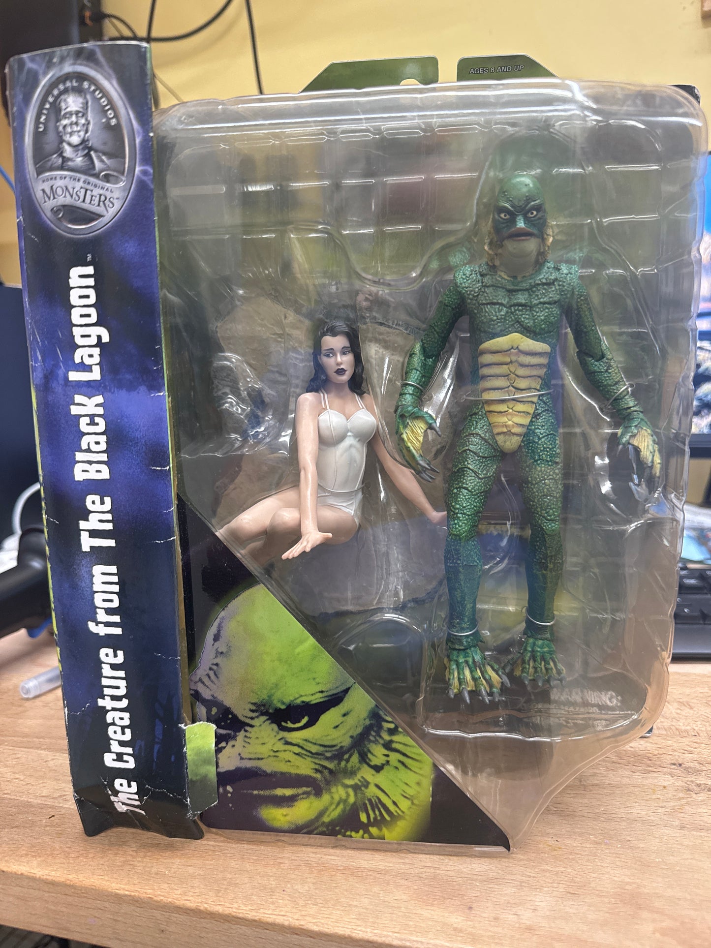 Diamond Select Universal Monsters The Creature From The Black Lagoon Figure