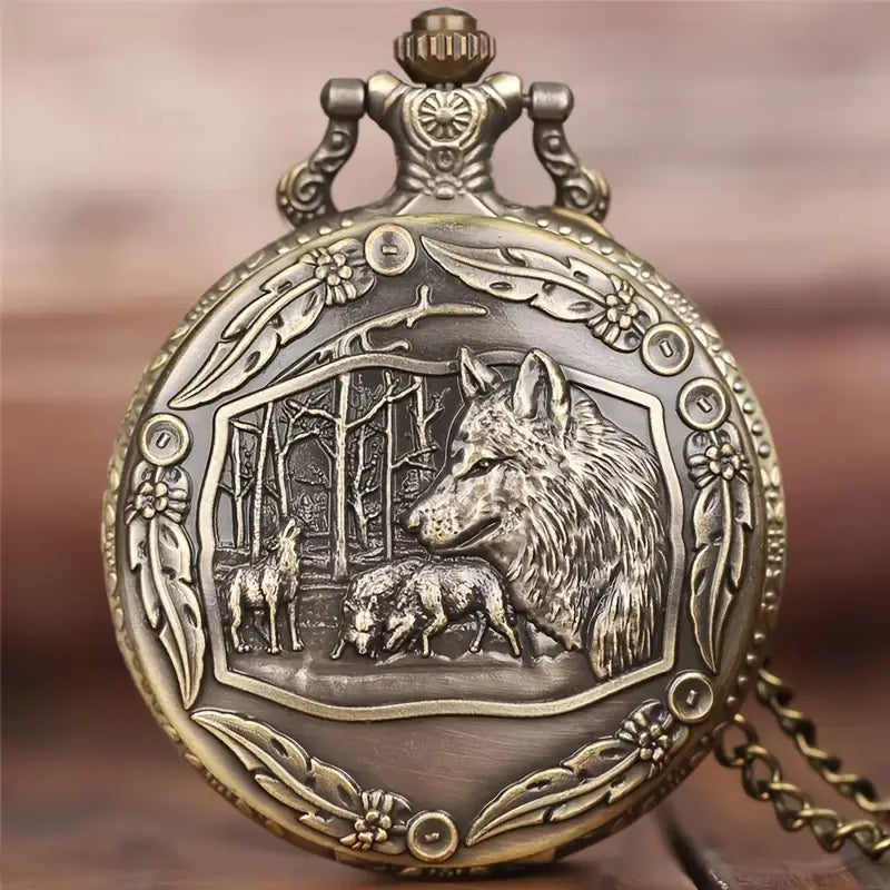 1pc Vintage Bronze Exquisite Wolf Carving Quartz Pocket Watch, Comes with 7 Polyhedral Metal DND Dice