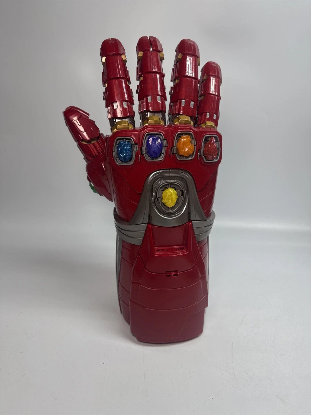 Infinity Gauntlet Articulated Electronic Fist